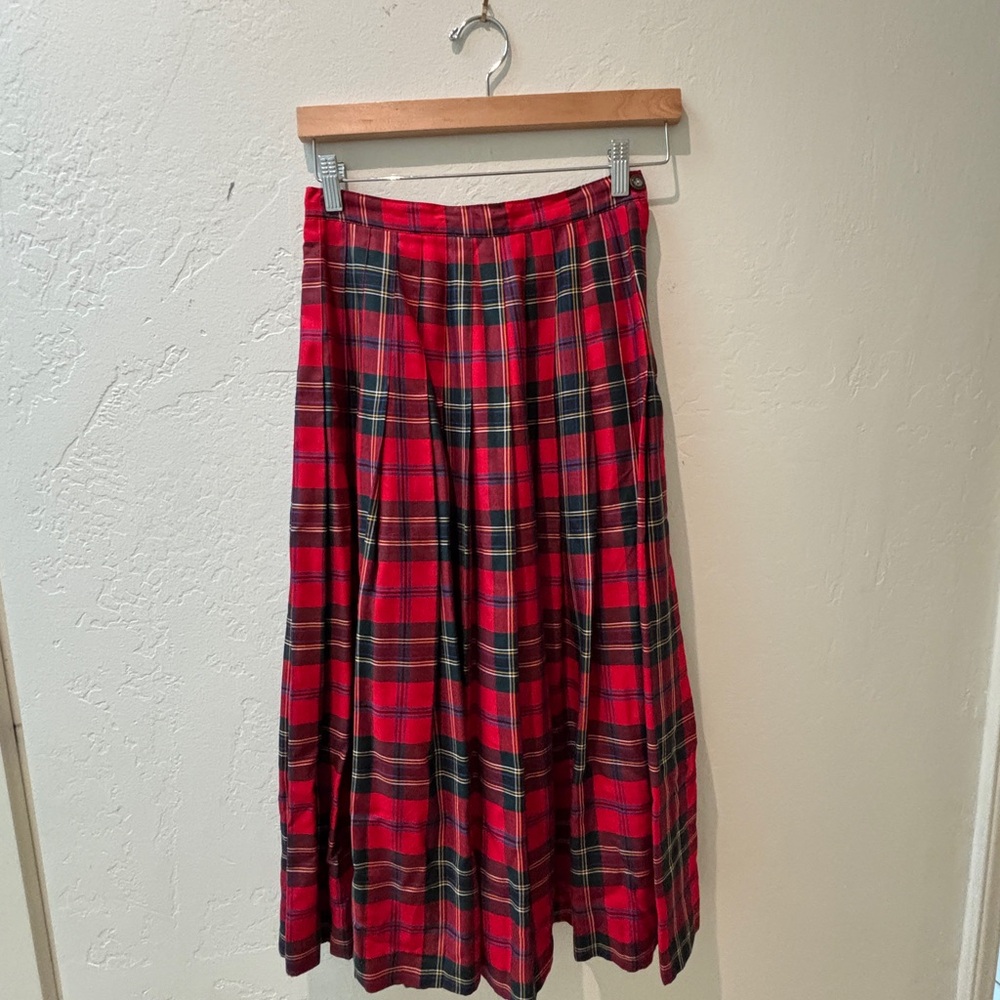 Vintage Authentic GAP Red Plaid Pleated High Waist long skirt.❤️